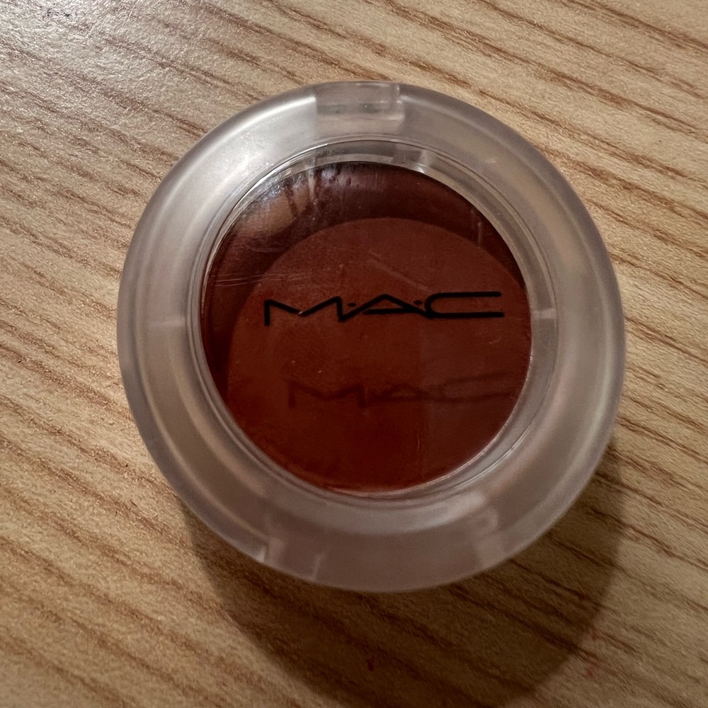 MAC Eyeshadow shade Boujie Babe